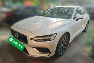 沃尔沃S60 2025款 B4 智逸豪华版