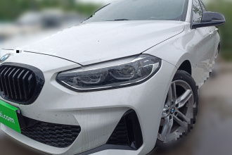 宝马1系 2022款 120i M运动曜夜版