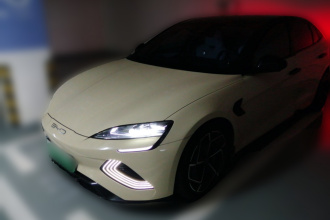 比亚迪 海豹 2022款 650km 四驱性能版