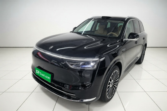 鸿蒙智行 问界M8 2025款 增程 Ultra版 53.4kWh 6座版 (192线激光雷达）