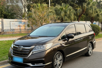 本田 艾力绅 2019款 2.0L 混动至尊版