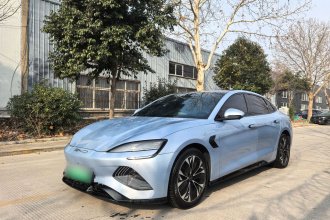 比亚迪 海豹 2022款 550km 标准续航后驱版尊贵型