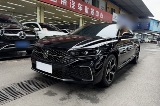 大众 帕萨特 2025款 出众款 330TSI 星空精英版