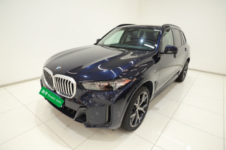 宝马X5 2023款 xDrive 30Li 尊享型M运动曜夜套装