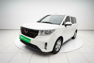 五菱汽车 五菱宏光PLUS 2020款 1.5L 手动舒适型 7座
