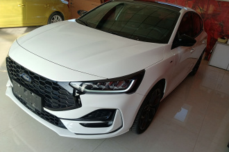 福特 福克斯 2022款 两厢 EcoBoost 180 自动ST Line