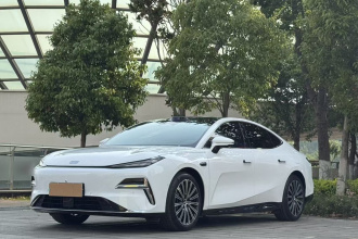 吉利银河 银河星耀8 2025款 130km EM-P 星舰版