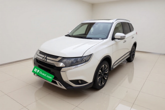 三菱 欧蓝德 2019款 2.4L 四驱致享版 5座 国VI