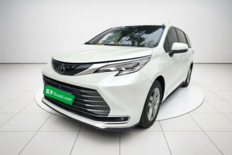 丰田 赛那SIENNA 2024款 2.5L混动 四驱尊贵版