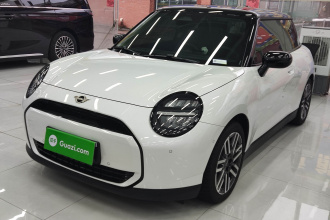 电动MINI COOPER 2025款 456km COOPER E 经典派