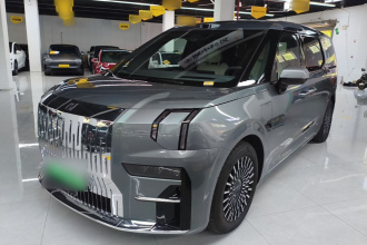 极氪009 2024款 七座过道版四驱 108kWh