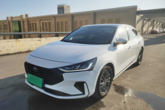 福特 福克斯 2022款 三厢 EcoBoost 180 自动竞速版