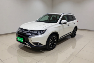 三菱 欧蓝德 2019款 2.4L 四驱致享版 5座 国VI