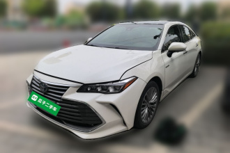 丰田 亚洲龙 2019款 双擎 2.5L XLE尊贵版 国V