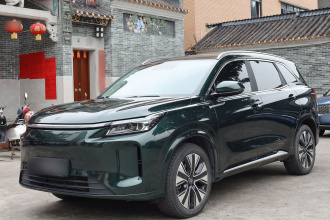 蓝电E5 PLUS 2025款 120km 标准旅行定制版 7座