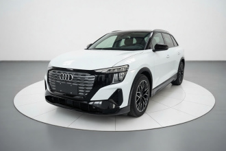 奥迪Q5 e-tron 2022款 40 e-tron 星耀型 机甲套装