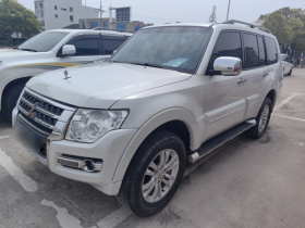 三菱 帕杰罗（平行进口） 