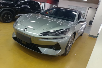 腾势Z9GT 2024款 1100四驱Max首发版