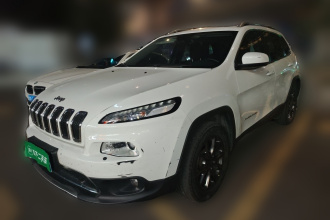 Jeep 自由光 2020款 2.0L 两驱经典运动版