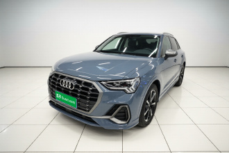 奥迪Q3 2022款 40 TFSI RS套件燃速型