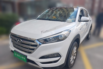 现代 途胜 2015款 1.6T 双离合两驱智能型