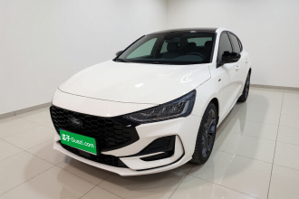 福特 福克斯 2022款 两厢 EcoBoost 180 自动ST Line