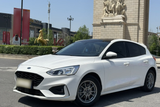 福特 福克斯 2020款 两厢 EcoBoost 180 自动锋潮型