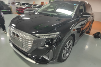 奥迪Q5 e-tron 2022款 40 e-tron 星耀型 锦衣套装