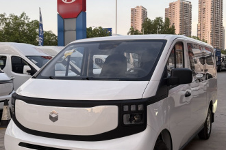 长安凯程V919 2025款 荣耀版  金钟罩50kwh  短轴低顶  精英型  6座