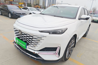 长安UNI-K 2023款 2.0T 两驱悦领型