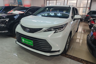 丰田 赛那SIENNA 2023款 2.5L混动 舒适版