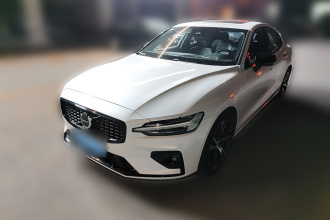 沃尔沃S60 2025款 B5 智雅运动版