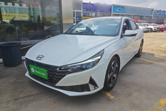 现代 伊兰特 2022款 1.5L CVT LUX尊贵版