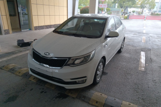 起亚K2 2015款 三厢 1.4L MT GLS