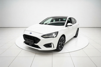 福特 福克斯 2021款 三厢 EcoBoost 180 自动ST Line