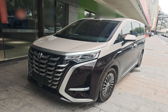 腾势D9 2025款 DM-i 四驱至尊型