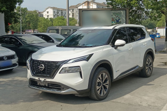 日产 奇骏 2023款 e-POWER 超混双电机四驱豪华版