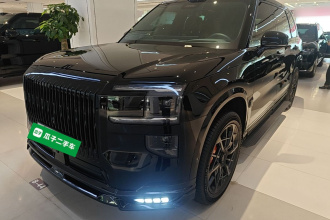 极氪9X 2025款 曜黑版 70kWh 六座
