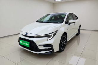 丰田 雷凌 2023款 智能电混双擎 1.8L 运动版