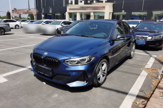 宝马1系 2022款 120i M运动曜夜版