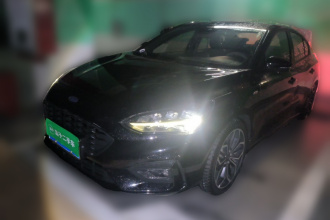 福特 福克斯 2020款 三厢 EcoBoost 180 自动ST Line