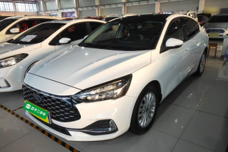 福特 福克斯 2021款 三厢 1.5L 自动锋跃型
