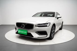 沃尔沃S60 2026款 B4 智逸豪华版