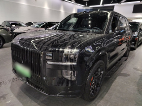 极氪9X 2025款 曜黑版 70kWh