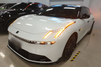 领克10 EM-P 2025款 240四驱Ultra运动版