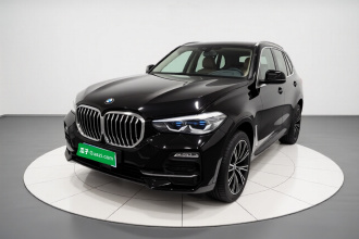 宝马X5（平行进口）  xDrive40i 标准 18轮 中东