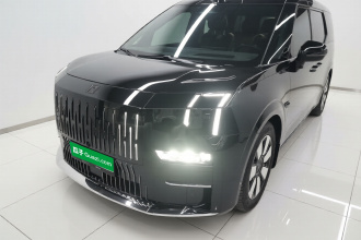 极氪009 2024款 六座行政版四驱 108kWh