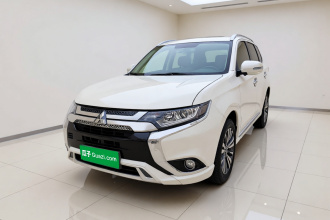 三菱 欧蓝德 2021款 2.0L 两驱畅享版 5座