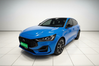 福特 福克斯 2022款 三厢 EcoBoost 180 自动ST Line
