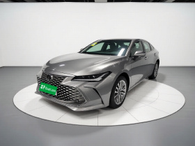 丰田 亚洲龙 2024款 双擎 2.5L XLE尊贵版